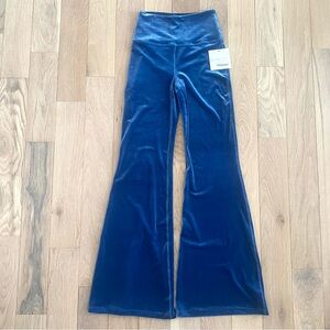 Beyond Yoga Converge Bell Pant Blue Gem Velvet New
